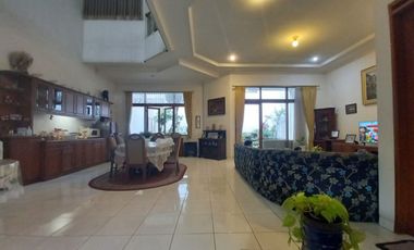 DIJUAL RUMAH KLASIK LINGKUNGAN ASRI UDARA SEJUK CIPAKU INDAH BANDUNG UTARA