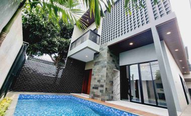 Rumah Baru 2 Lt Industrial Ada Private Pool Solo Kota