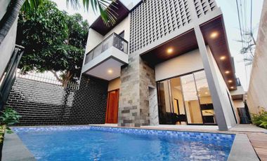 Rumah Baru 2 Lt Industrial Ada Private Pool Solo Kota