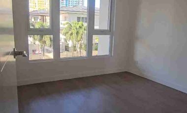 3 bedroom unit with stunning Manila Bay Sunset view - Oak Harbor Residences