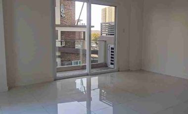 3 bedroom unit with stunning Manila Bay Sunset view - Oak Harbor Residences