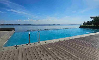 3 bedroom unit with stunning Manila Bay Sunset view - Oak Harbor Residences