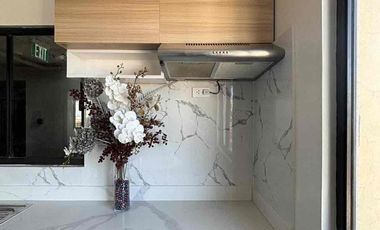 For Sale Beautiful 2 Bedroom unit with balcony in One Oasis, Cebu
