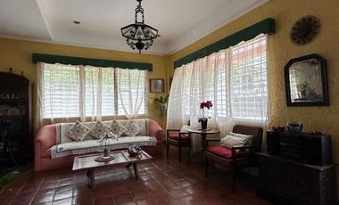 6 Bedroom House for Sale with large lawn in Buena Hills Guadalupe Cebu