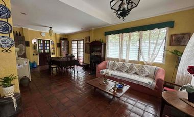 6 Bedroom House for Sale with large lawn in Buena Hills Guadalupe Cebu