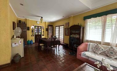 6 Bedroom House for Sale with large lawn in Buena Hills Guadalupe Cebu