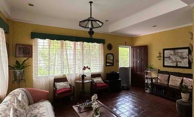 6 Bedroom House for Sale with large lawn in Buena Hills Guadalupe Cebu
