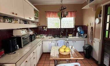 6 Bedroom House for Sale with large lawn in Buena Hills Guadalupe Cebu