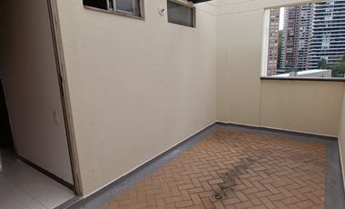 Apartamento en arriendo Las Plamas Poblado