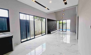 Rumah Mewah 2 Lt Hook ada Pool Finishing Kota Solo