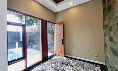 Rumah Mewah 2 Lt Hook ada Pool Finishing Kota Solo