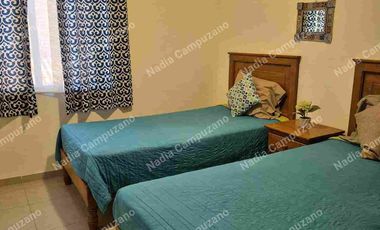 Casa con muebles en el fraccionamiento Zirandaro