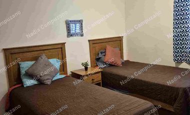 Casa con muebles en el fraccionamiento Zirandaro