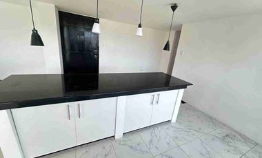 Renta departamento sector Plaza Argentina en  Quito