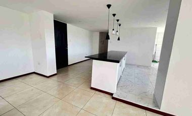 Renta departamento sector Plaza Argentina en  Quito
