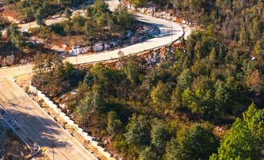 LOTE DE 348 MT2 CON 11 ARBOLES DE 15 MT DE ALTURA, CON NATURALEZA DE LA MANO