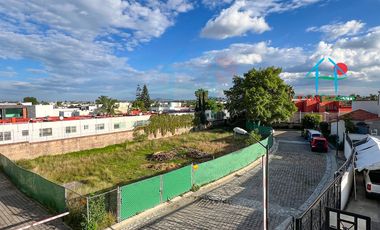 Departamento con terraza, 2 recámaras. Amueblado