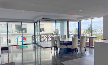 Departamento con terraza, 2 recámaras. Amueblado