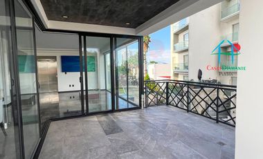 Departamento con terraza, 2 recámaras. Amueblado