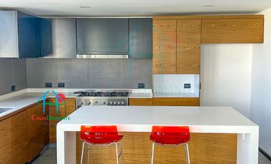 Departamento con terraza, 2 recámaras. Amueblado