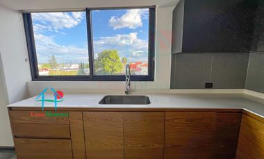 Departamento con terraza, 2 recámaras. Amueblado