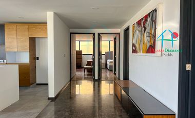 Departamento con terraza, 2 recámaras. Amueblado