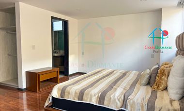 Departamento con terraza, 2 recámaras. Amueblado