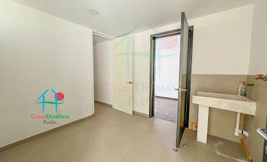 Departamento con terraza, 2 recámaras. Amueblado