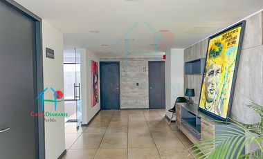 Departamento con terraza, 2 recámaras. Amueblado