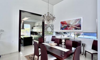 🏡 ¡Descubre esta espectacular casa en Altos de Ciudad Jardín, Cali!