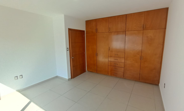 Casa en Venta en Querétaro  Zen House  El Marqués 4 Recámaras, Alberca y Seguridad ¿Buscas una casa amplia, segura y en excelente ubicación en Qu