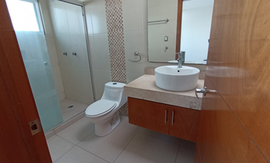 Casa en Venta en Querétaro  Zen House  El Marqués 4 Recámaras, Alberca y Seguridad ¿Buscas una casa amplia, segura y en excelente ubicación en Qu