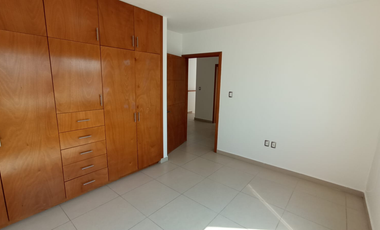 Casa en Venta en Querétaro  Zen House  El Marqués 4 Recámaras, Alberca y Seguridad ¿Buscas una casa amplia, segura y en excelente ubicación en Qu