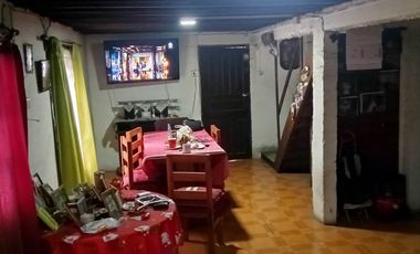 Casa comercial, Salomón Corvalán / Av. Grecia, Peñalolén