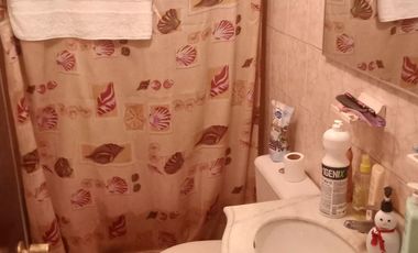 Casa comercial, Salomón Corvalán / Av. Grecia, Peñalolén