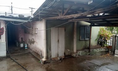 Casa comercial, Salomón Corvalán / Av. Grecia, Peñalolén