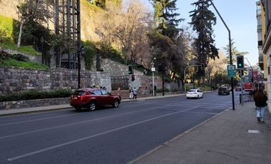 Oficina, 6 privaos 2 baños, Santa Lucía, Lastarria