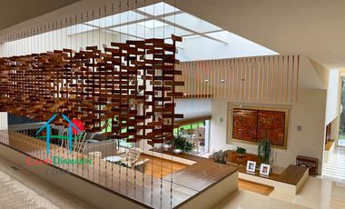 Residencia de Lujo con Bosque Privado, Jardín y Domótica