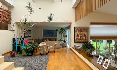 Residencia de Lujo con Bosque Privado, Jardín y Domótica