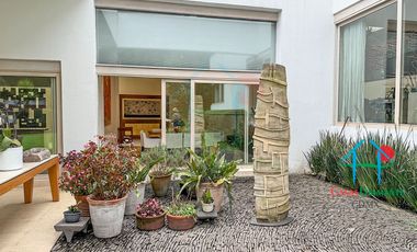 Residencia de Lujo con Bosque Privado, Jardín y Domótica