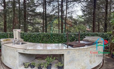 Residencia de Lujo con Bosque Privado, Jardín y Domótica