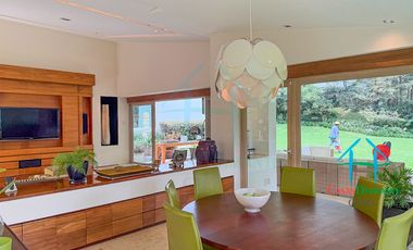 Residencia de Lujo con Bosque Privado, Jardín y Domótica