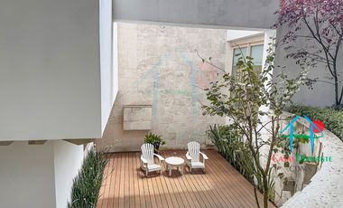 Residencia de Lujo con Bosque Privado, Jardín y Domótica