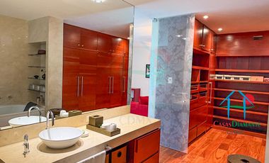 Residencia de Lujo con Bosque Privado, Jardín y Domótica