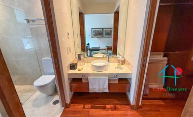 Residencia de Lujo con Bosque Privado, Jardín y Domótica