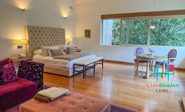 Residencia de Lujo con Bosque Privado, Jardín y Domótica