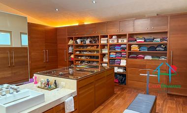 Residencia de Lujo con Bosque Privado, Jardín y Domótica