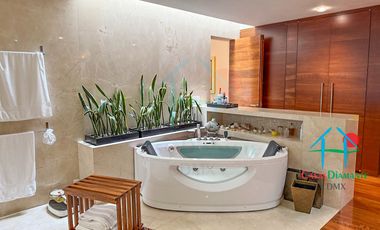 Residencia de Lujo con Bosque Privado, Jardín y Domótica