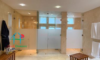 Residencia de Lujo con Bosque Privado, Jardín y Domótica