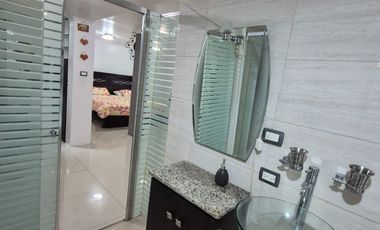 Casa Amoblada en Alquiler en Alamos Norte,  Seguridad, 3 Habitaciones, 3 Baños, Jacuzzi, Garaje, Norte de Guayaquil.